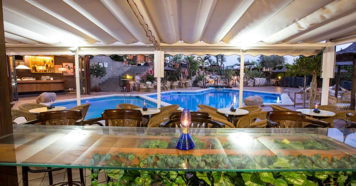 Een foto van het zwembad bij Hotel Alba Seleqtta