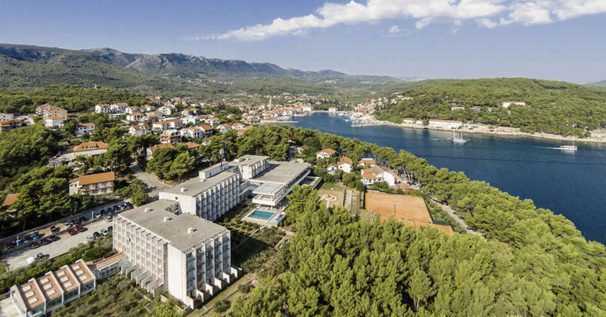 Een foto van het zwembad bij Hotel Hvar