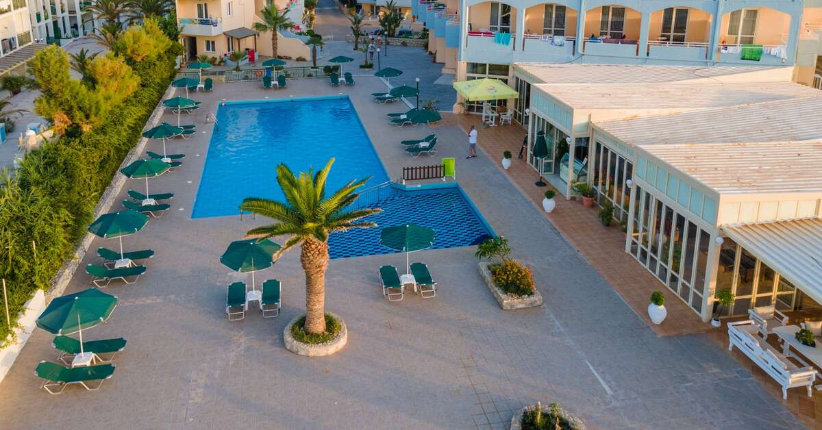 Een foto van het zwembad bij Kathrin Beach Hotel
