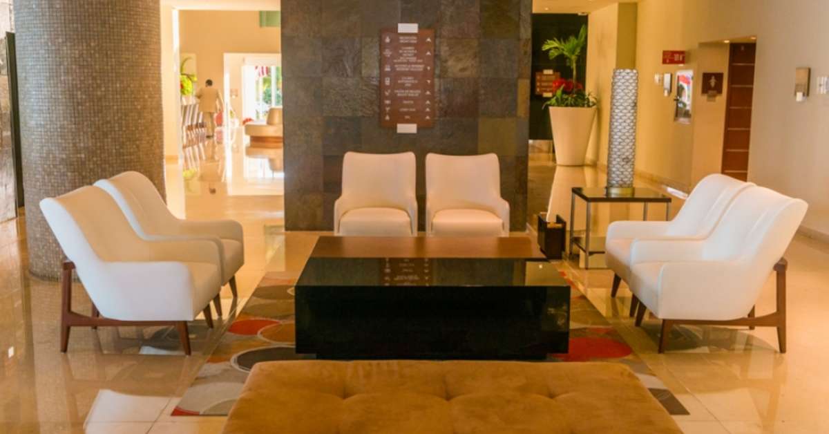 Een foto van het interieur van Sun Palace