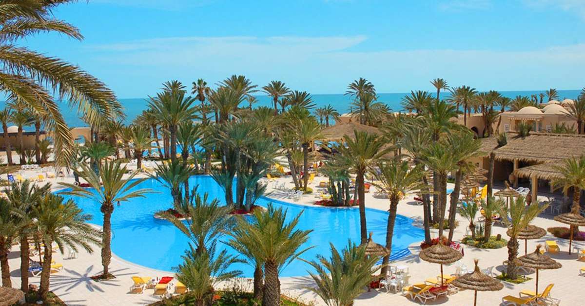 Een foto van het zwembad bij Zita Beach Resort