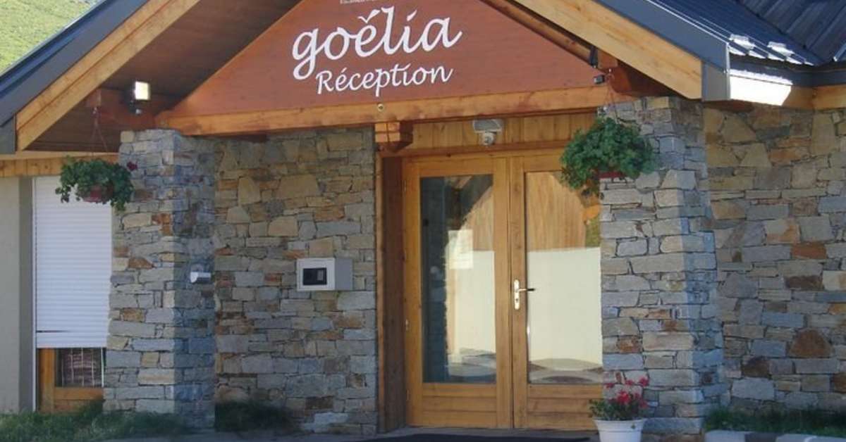 Een foto van de buitenkant van Les Chalets Goelia
