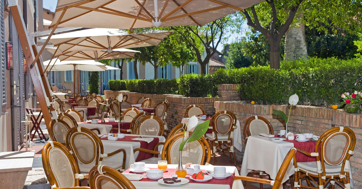 Een foto van het terras bij Kolbe Hotel Rome