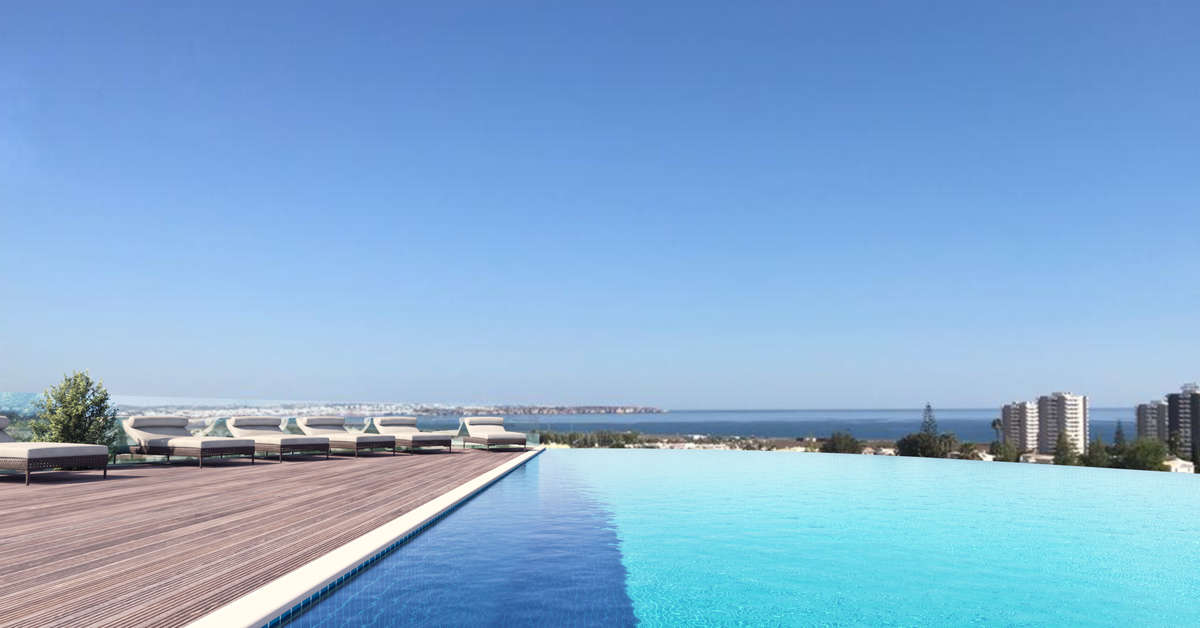 Een foto van het zwembad bij Longevity Health & Wellness Hotel