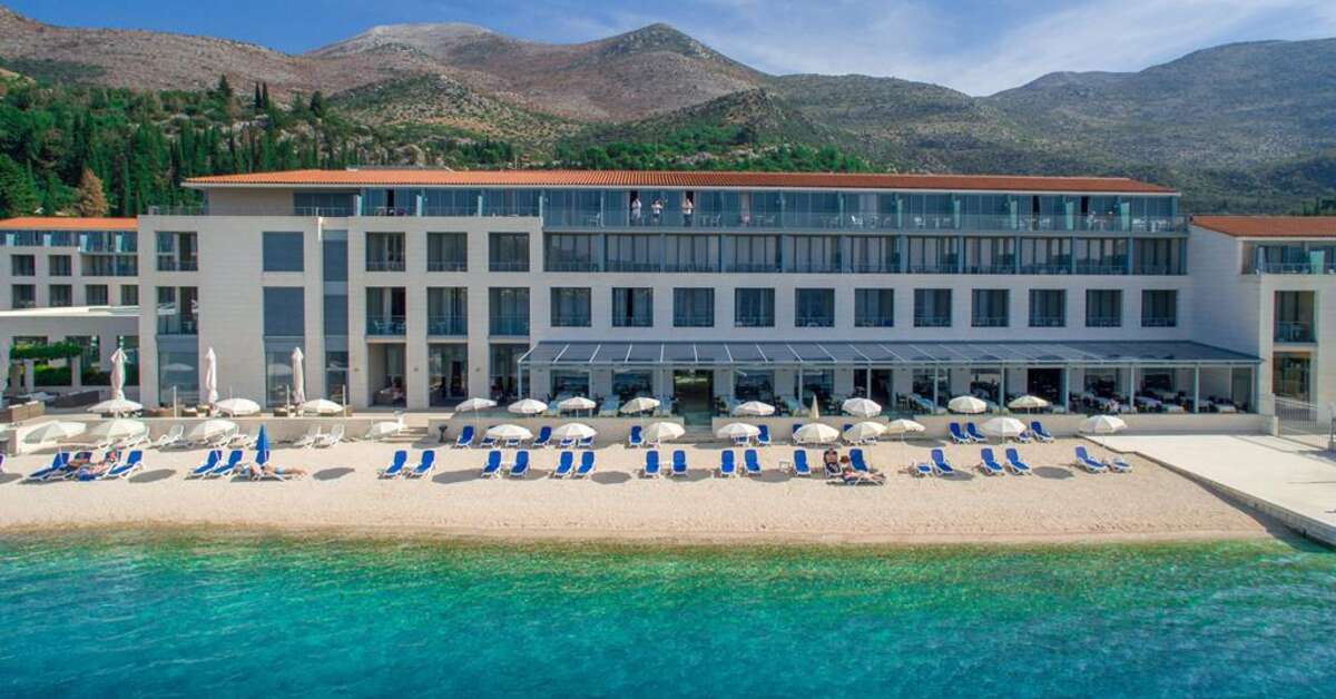 Ein Foto von der Außenansicht des Admiral Grand Hotel