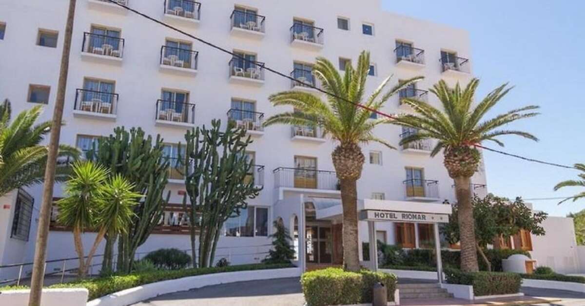 Ein Foto von der Außenansicht des Hotel Riomar