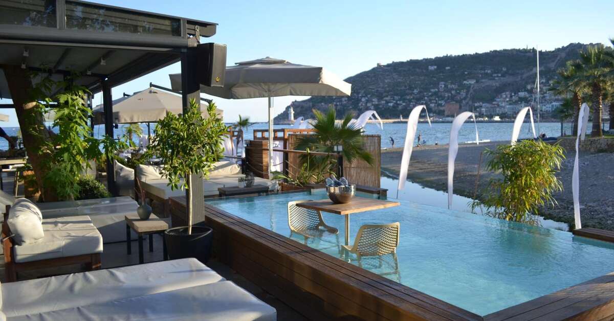 Een foto van het zwembad bij En Vie Beach Boutique Hotel