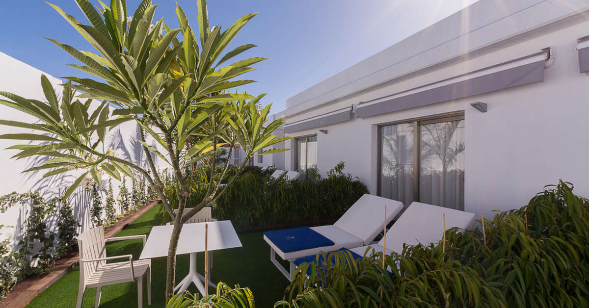Een foto van het terras bij Silvi Villas