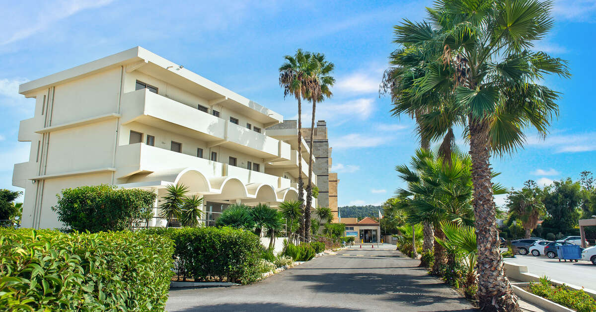Ein Foto von der Außenansicht des Ixia Dream Beachfront Hotel