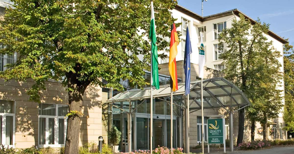 Een foto van de buitenkant van mightyTwice Hotel Dresden