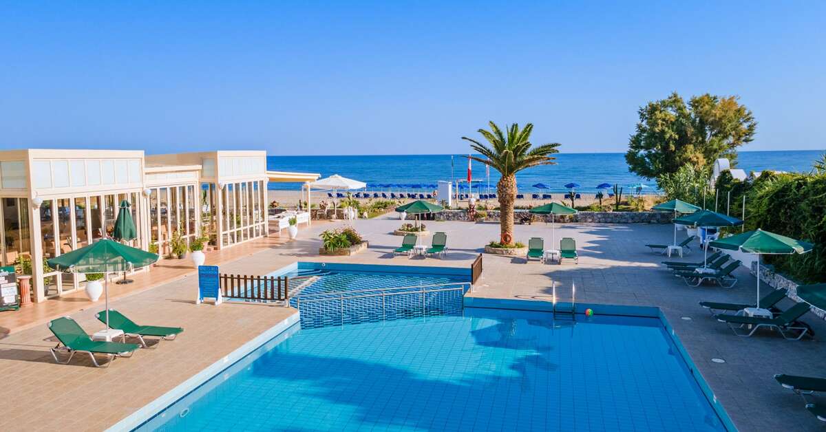 Een foto van het zwembad bij Kathrin Beach Hotel