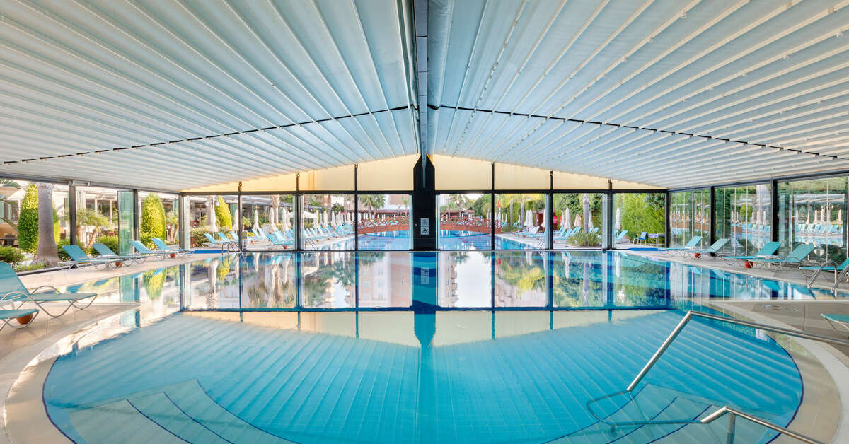 Een foto van het zwembad bij Ramada Resort by Wyndham Lara