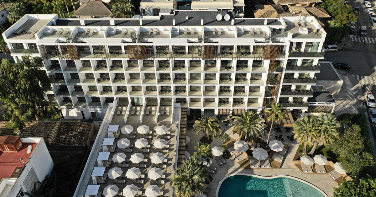 Ein Foto von der Außenansicht des Hotel Bordoy Alcudia Port Suites