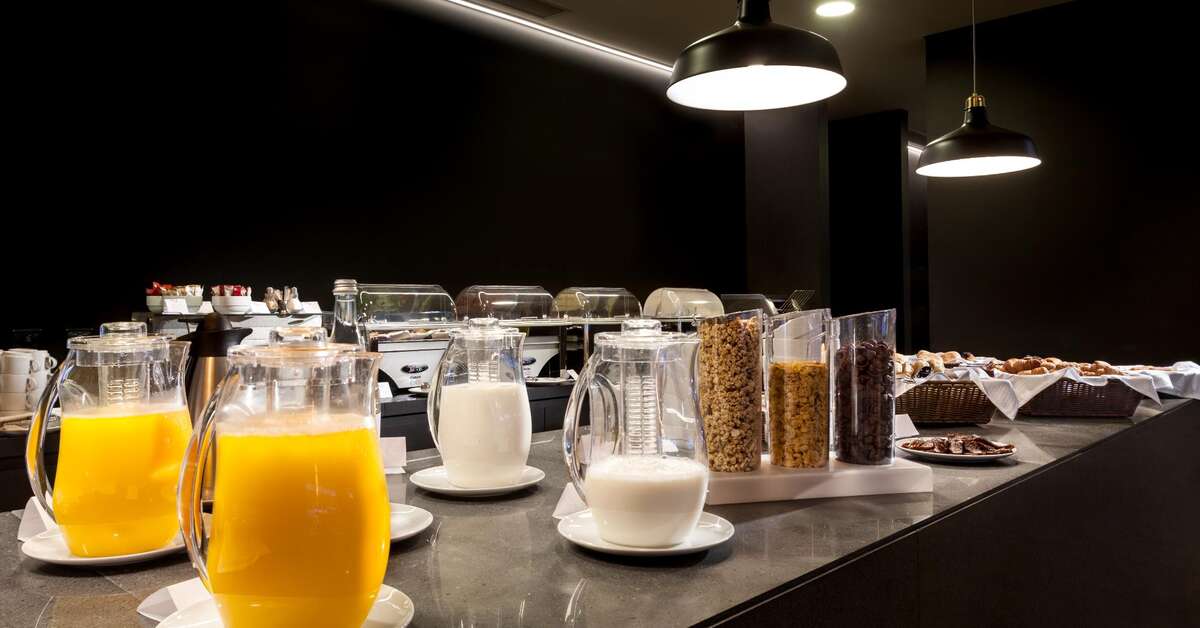 Een foto van de faciliteiten bij Neat Hotel Avenida