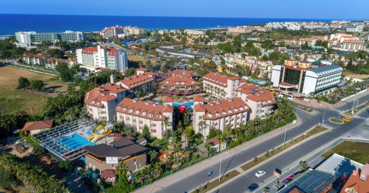 Een foto van de buitenkant van Orfeus Park Hotel