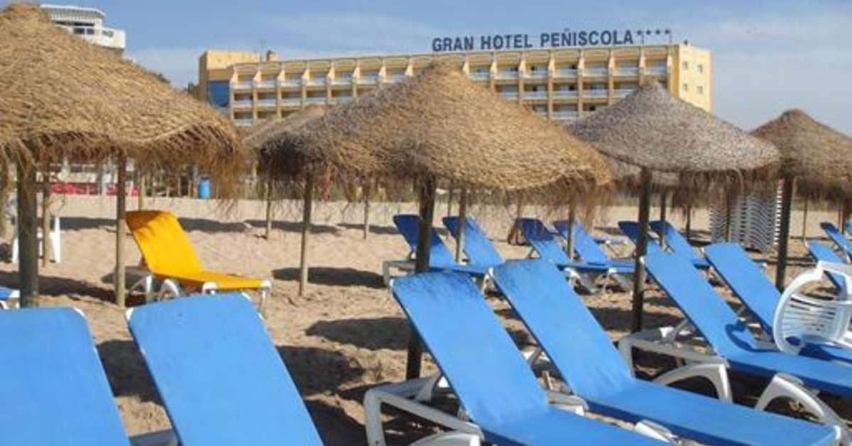 Een foto van het strand bij Gran Hotel Peniscola