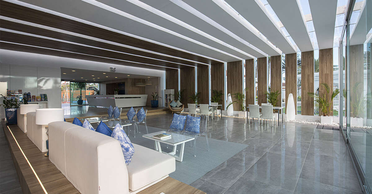 Een foto van het interieur van Hotel Livvo Dunagolf Suites