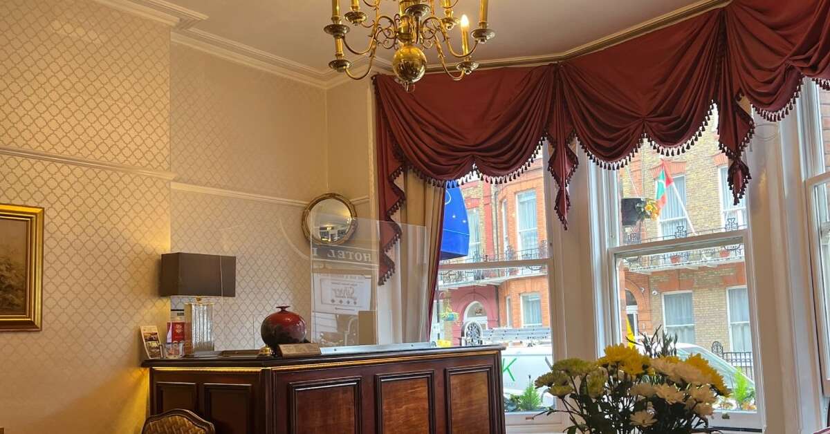 Een foto van La Place Hotel