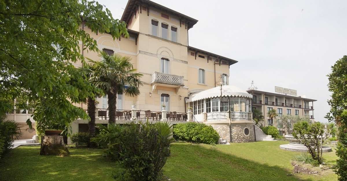 Een foto van de buitenkant van Hotel Villa Maria