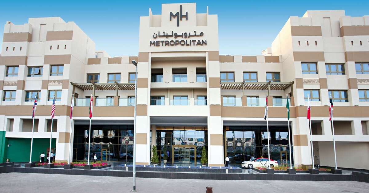 Een foto van de buitenkant van Metropolitan Hotel Dubai