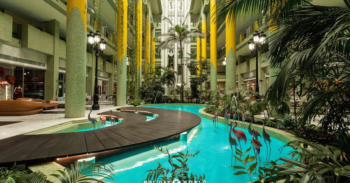 Een foto van het interieur van Holiday World Riwo Hotel