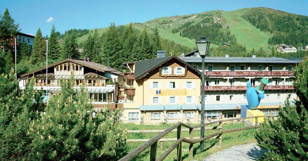 Een foto van de buitenkant van Family Hotel Hinteregger