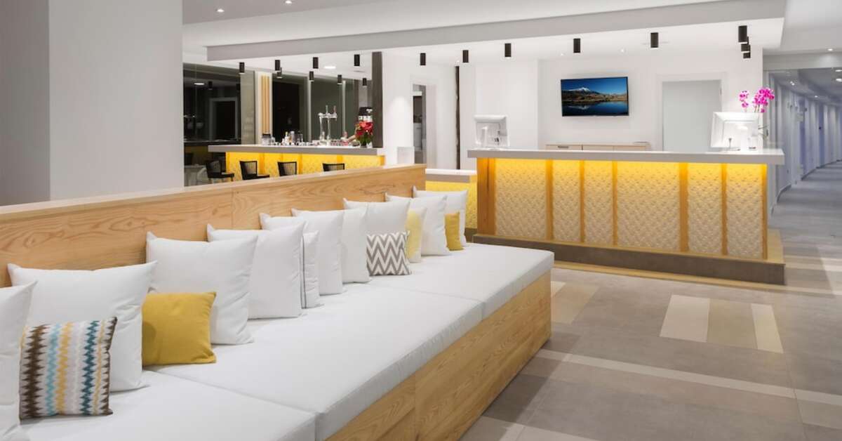 Een foto van het interieur van Atlantic Mirage Suites & Spa