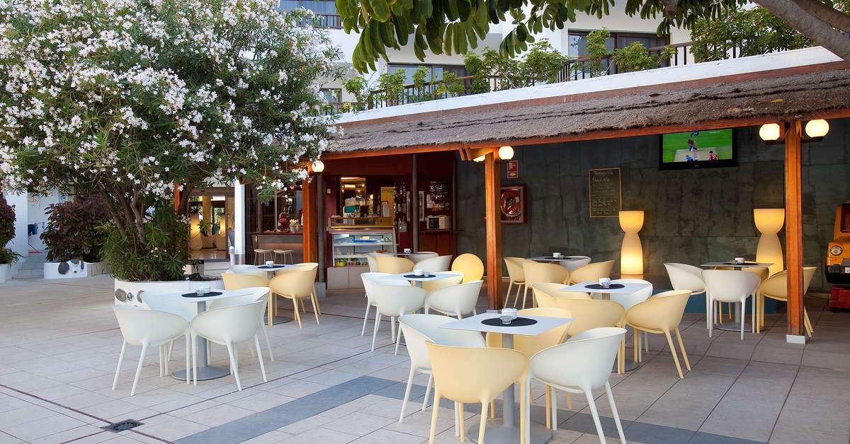 Ein Foto von der Terrasse im Apartments Aguamar