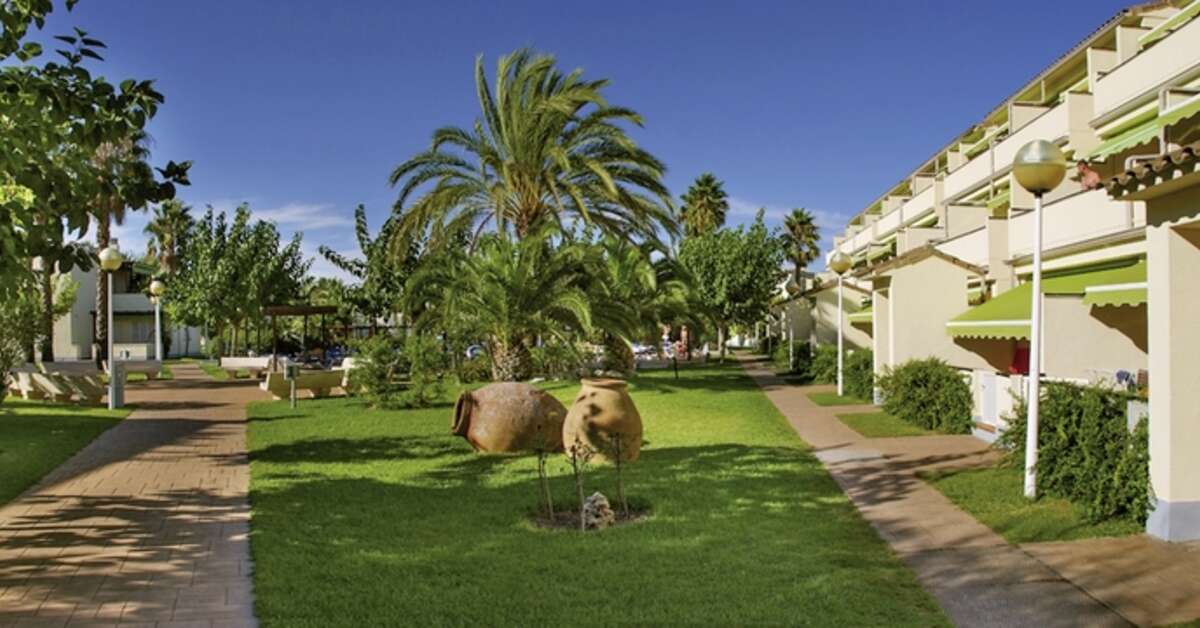 Een foto van de buitenkant van Hotel Estival Park Resort
