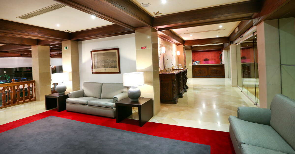 Een foto van het interieur van Conimbriga Hotel do Paco