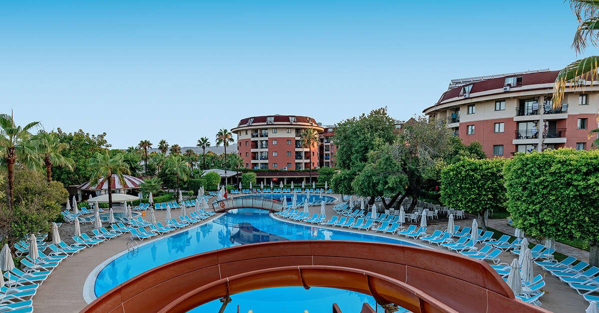 Een foto van het zwembad bij Palmeras Beach Hotel