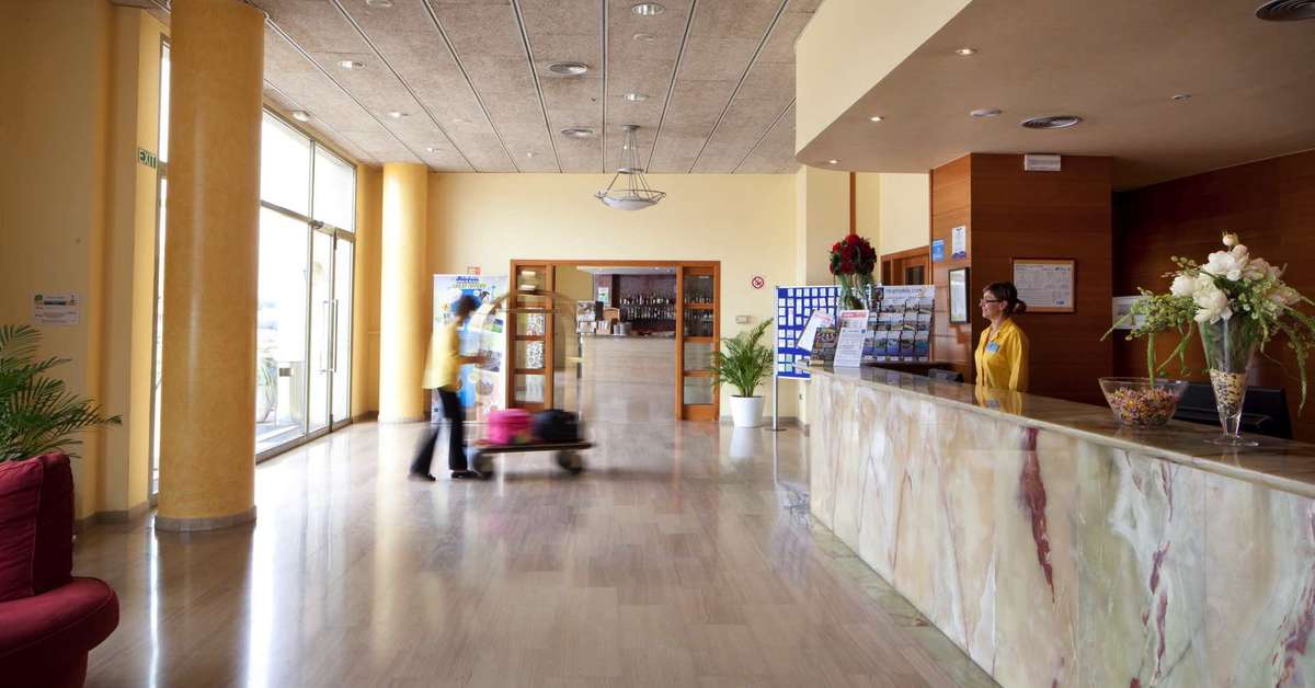 Een foto van het interieur van H-Top Royal Sun Suites