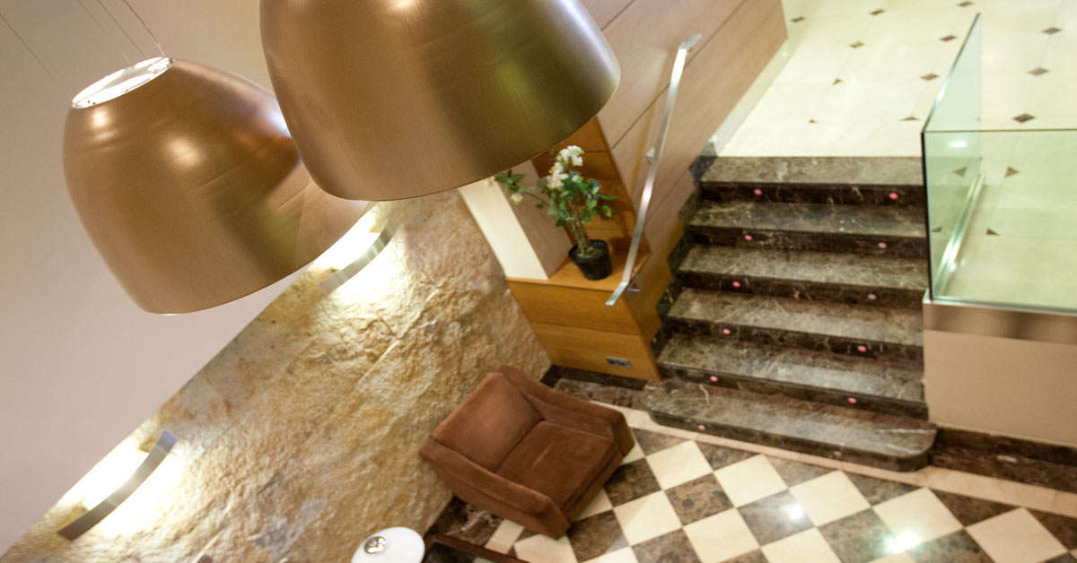 Een foto van het interieur van Sterling Hotel