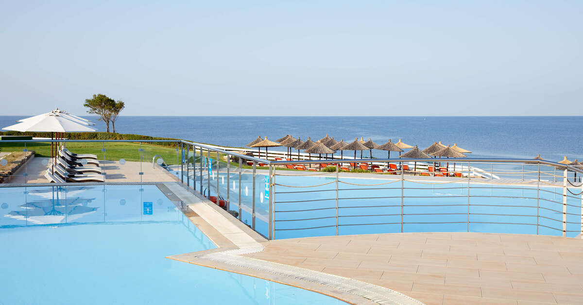 Een foto van het zwembad bij Istion Club & Spa