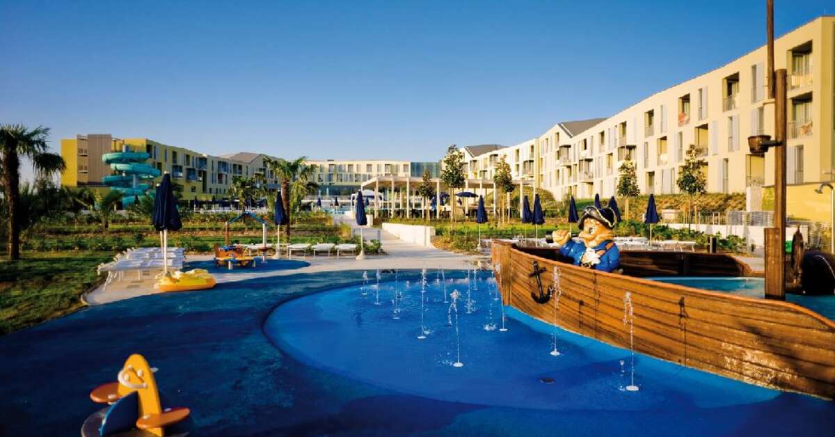 Een foto van het zwembad bij Falkensteiner Hotel Diadora