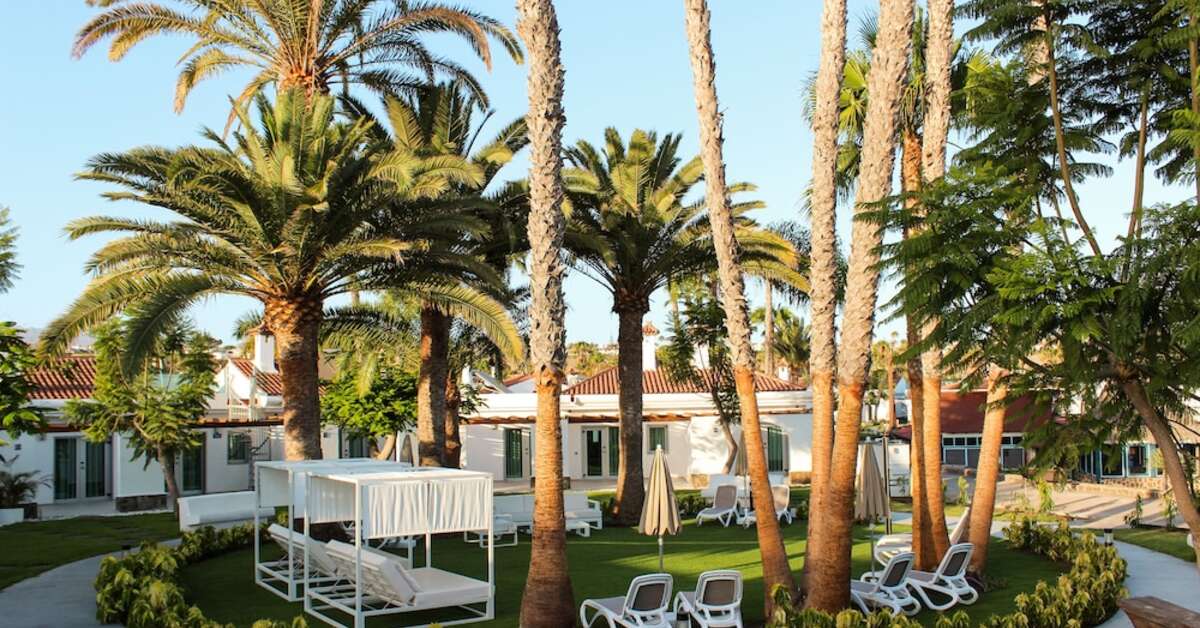 Een foto van het terras bij Hotel Livvo Dunagolf Suites
