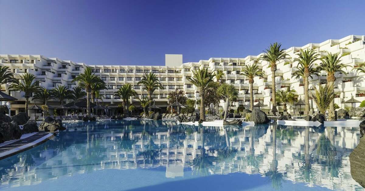 Een foto van het zwembad bij Paradisus Salinas Lanzarote By Melia