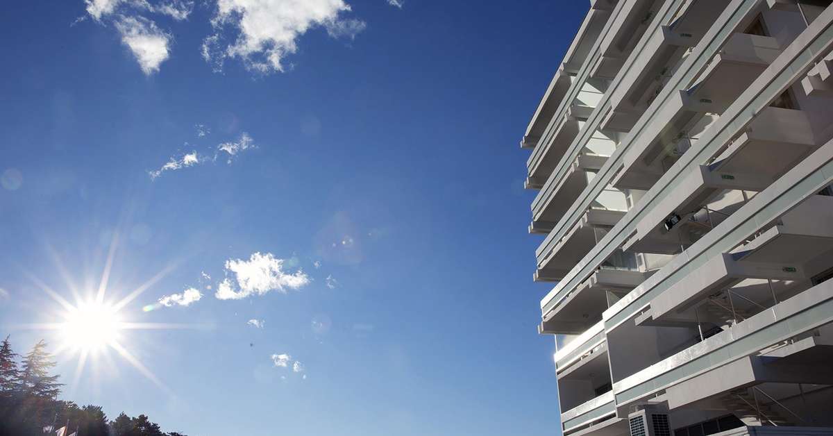 Een foto van de buitenkant van Hotel Omorika