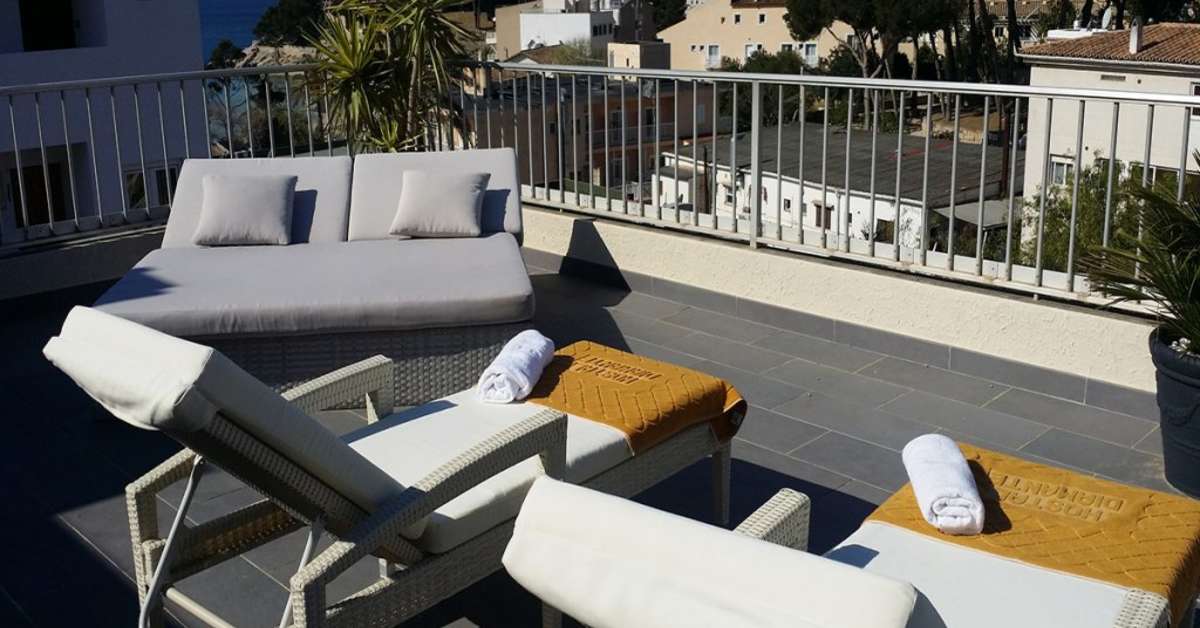 Ein Foto von der Terrasse im Diamante Paguera Boutique 