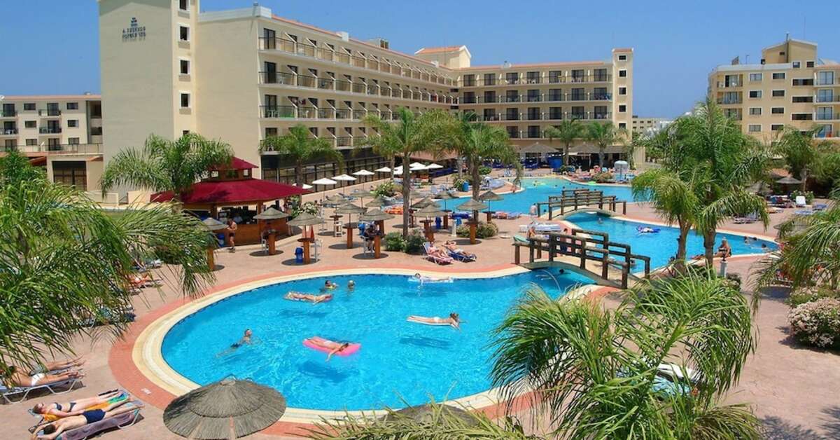 Ein Foto vom Pool im Tsokkos Gardens Hotel