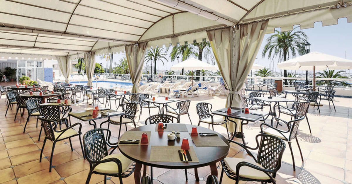 Een foto van het terras bij Hotel Palma Bellver Affiliated by Melia