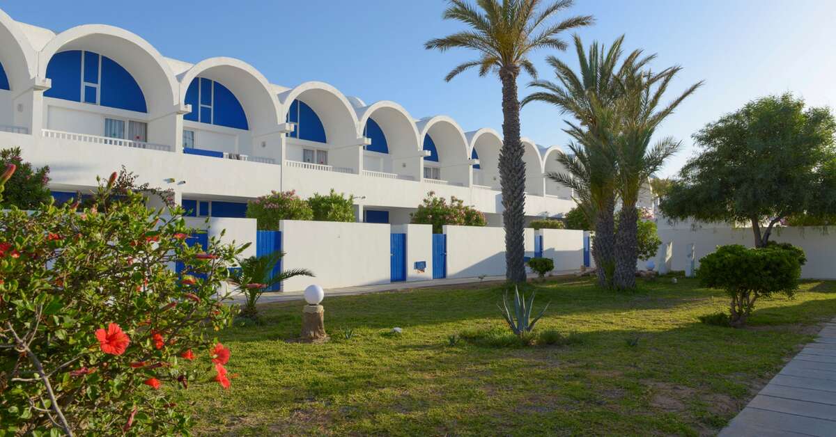 Een foto van het terras bij Monarque Dar Jerba Zahra