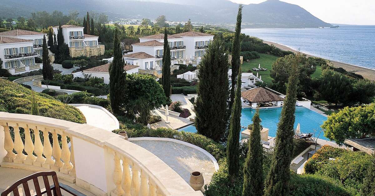 Een foto van het zwembad bij Anassa Hotel