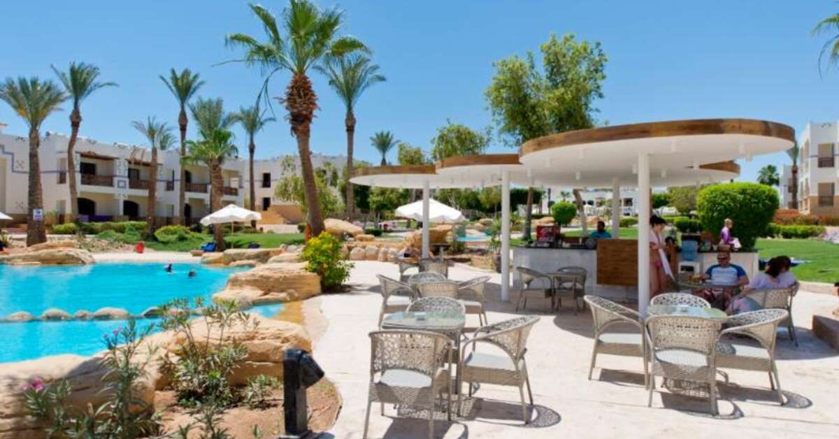 Ein Foto von der Terrasse im Amphoras Beach