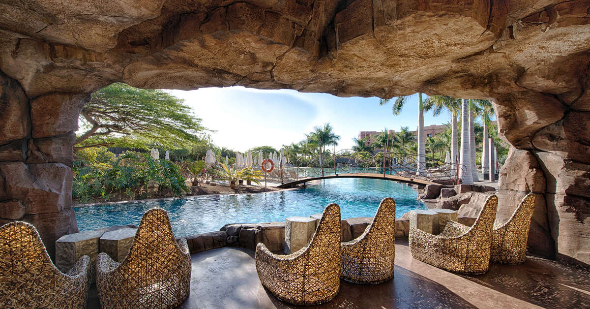 Een foto van het zwembad bij Lopesan Baobab Resort