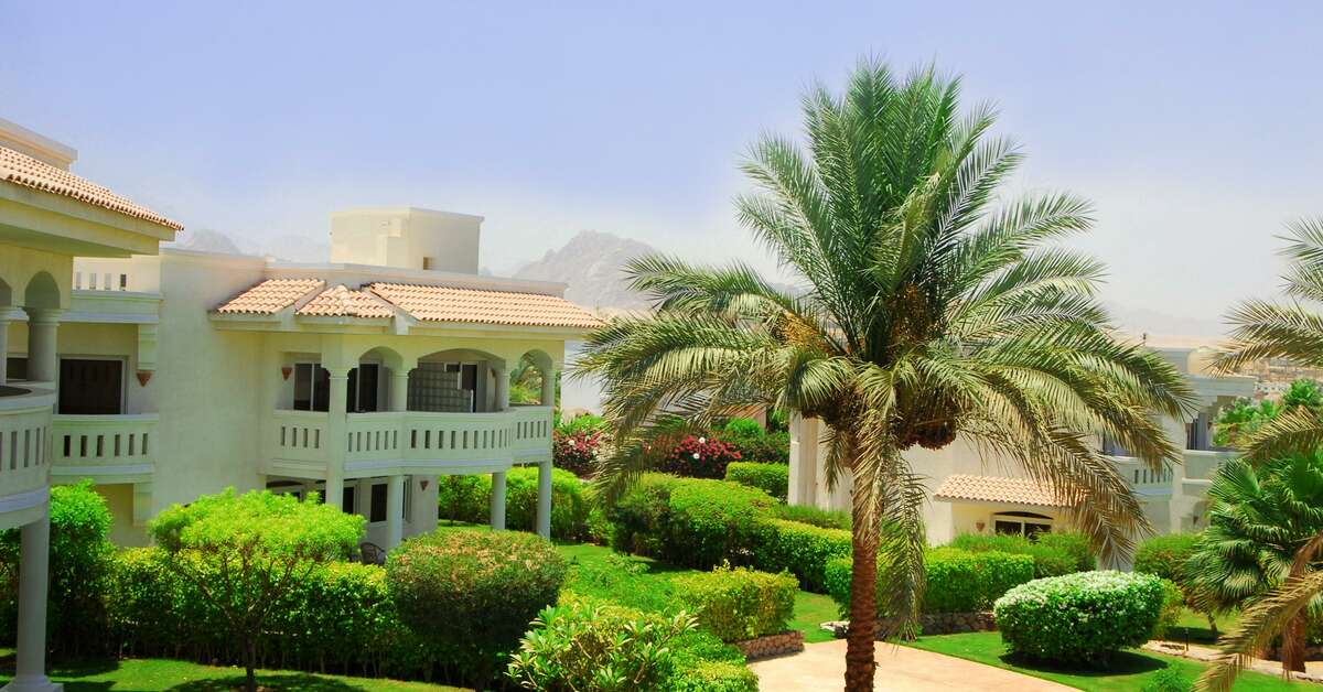 Een foto van de buitenkant van Naama Bay Hotel
