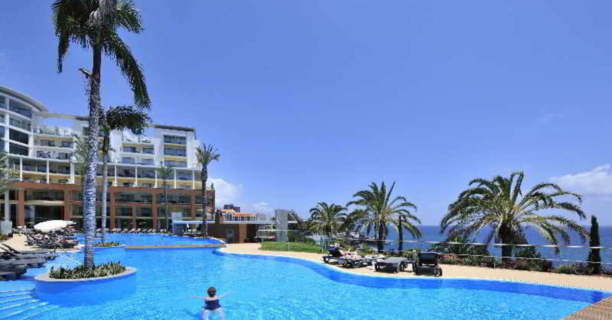 Ein Foto vom Pool im Pestana Promenade