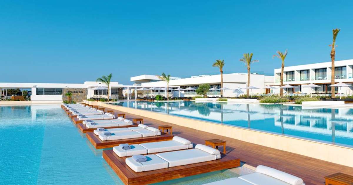 Een foto van het zwembad bij Gennadi Grand Resort