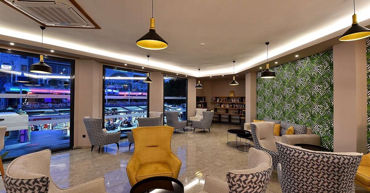 Een foto van het interieur van Parkim Ayaz Hotel