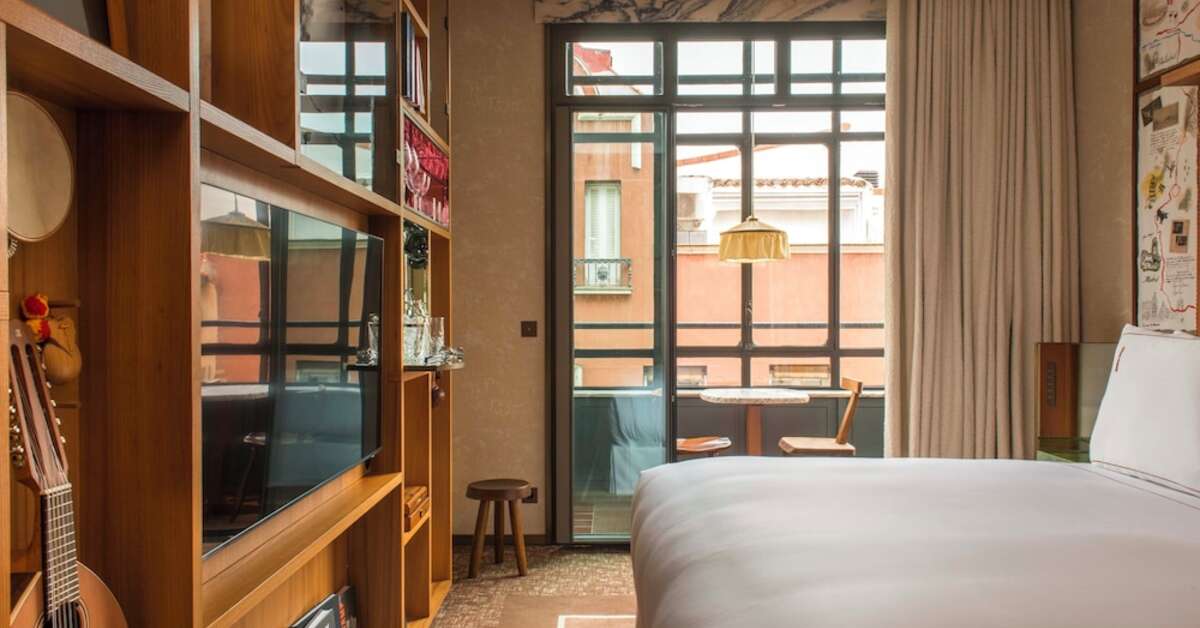 Een foto van Brach Madrid - Evok Collection